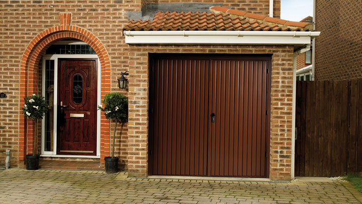 Looking for a local, quality garage door fitter?